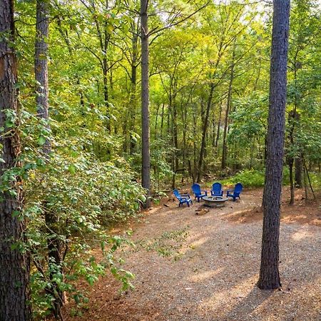 Stunning Luxury Cabin W Hot Tub And Fire Pit Holy Shiplap Is Perfect Romantic Couples Getaway Broken Bow Exterior foto