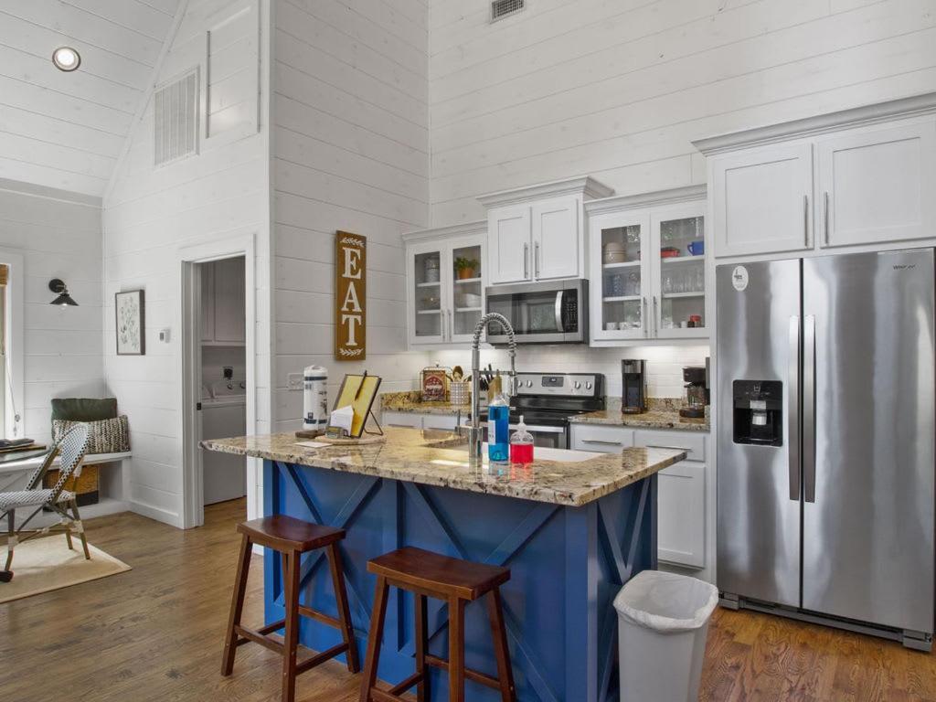 Stunning Luxury Cabin W Hot Tub And Fire Pit Holy Shiplap Is Perfect Romantic Couples Getaway Broken Bow Exterior foto