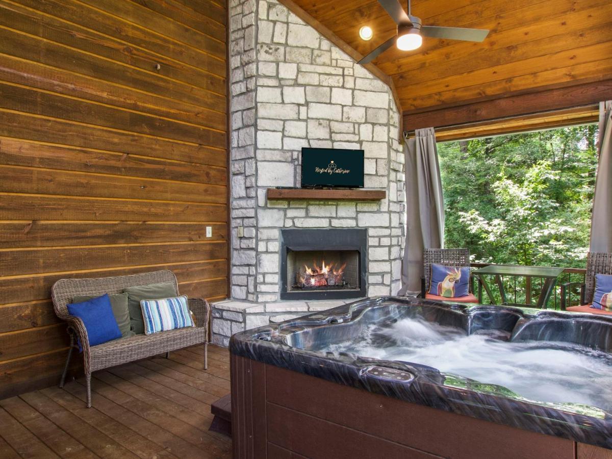 Stunning Luxury Cabin W Hot Tub And Fire Pit Holy Shiplap Is Perfect Romantic Couples Getaway Broken Bow Exterior foto